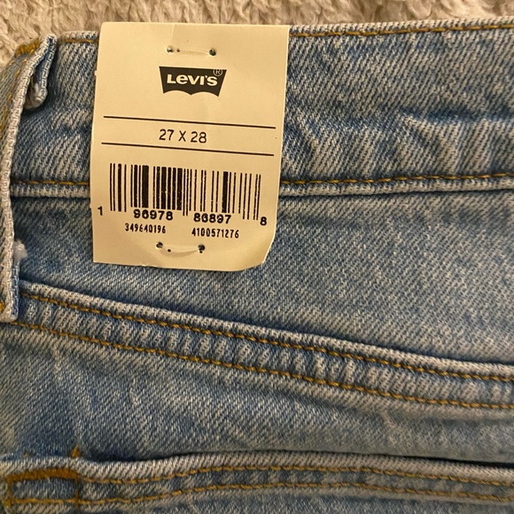 Levi’s Wedgie Straight NWT - Picture 2 of 2
